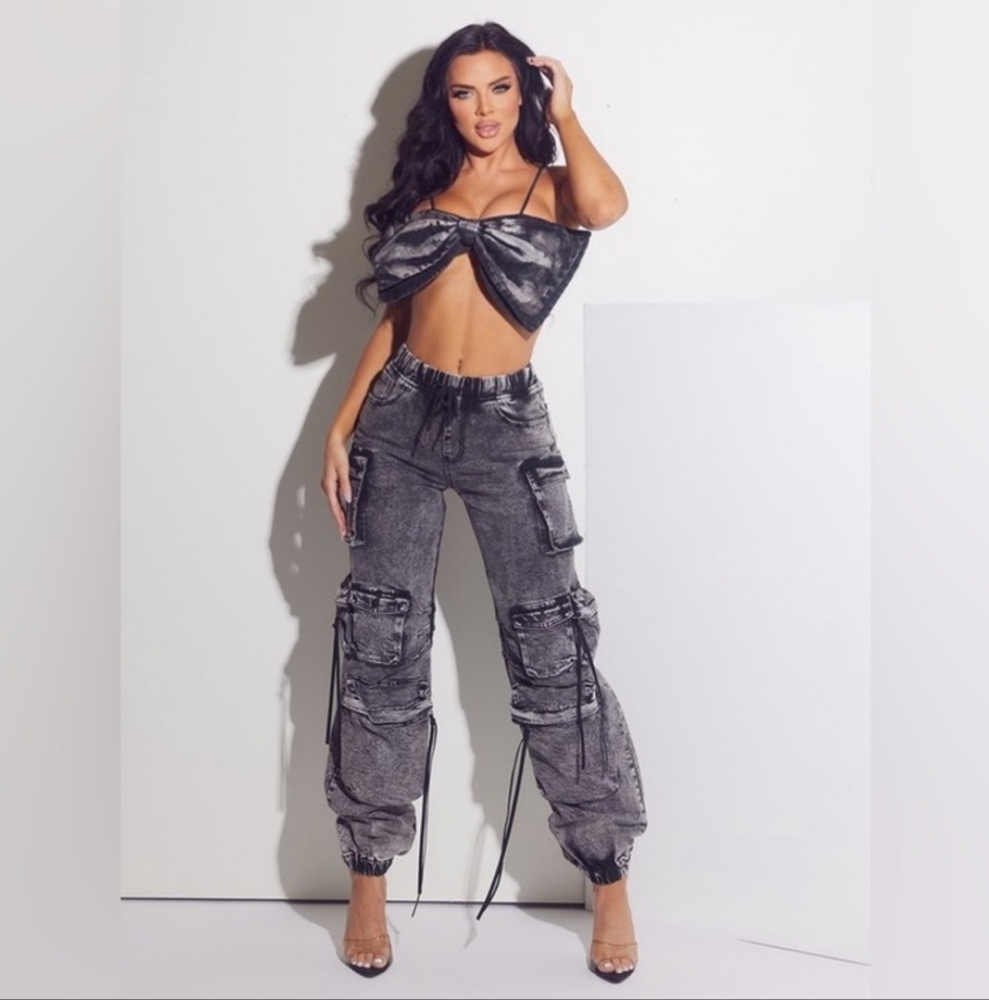 High Rise Cargo Denim pants in distressed Black